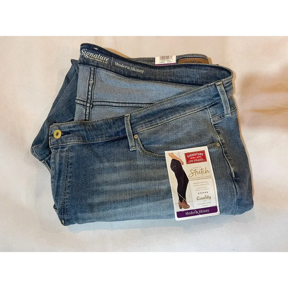 Signature by Levi Strauss &‎ Co. Sz 28 M  Plus Modern Skinny Jean Simply Stretch